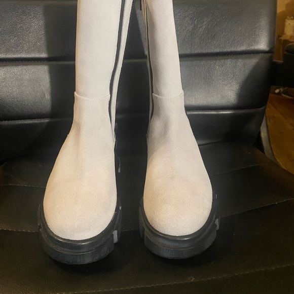 Free People Brooks Lug Sole Chelsea Boot in White Women's Size 36 NWOT - Picture 3 of 8